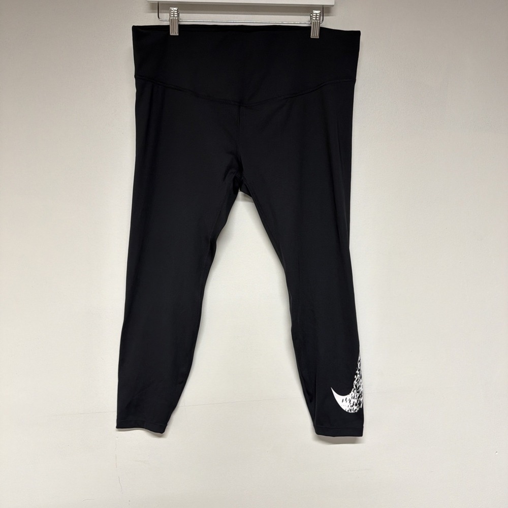 Nike Dri-FIT Cropped Athletic Leggings Womens Plus Size 1X Black Skinny Running